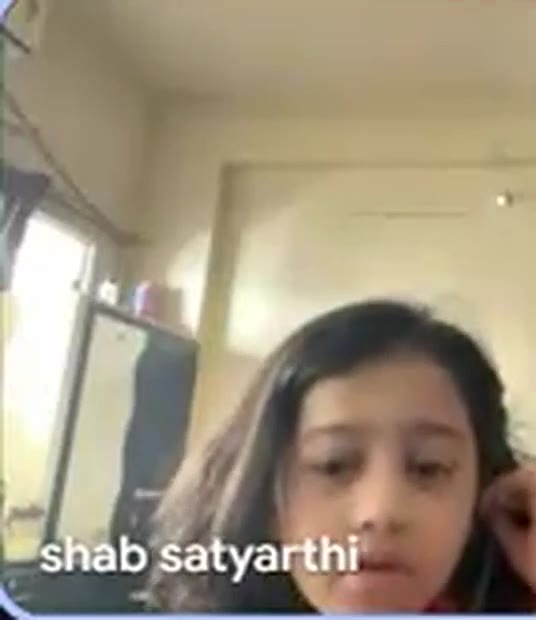 Snigdha, Sub-Junior winner, speaking in the live final